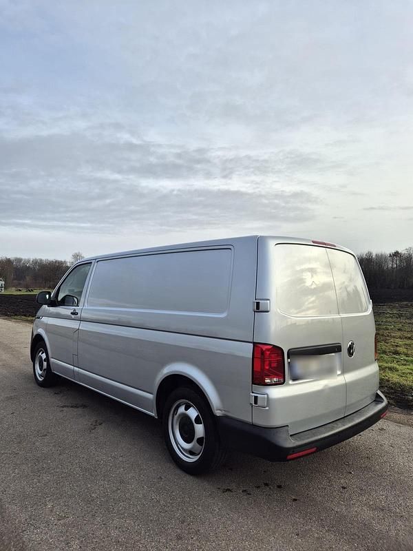 Gebraucht VW Transporter 150 PS (110 kW) 2021 Silber Van