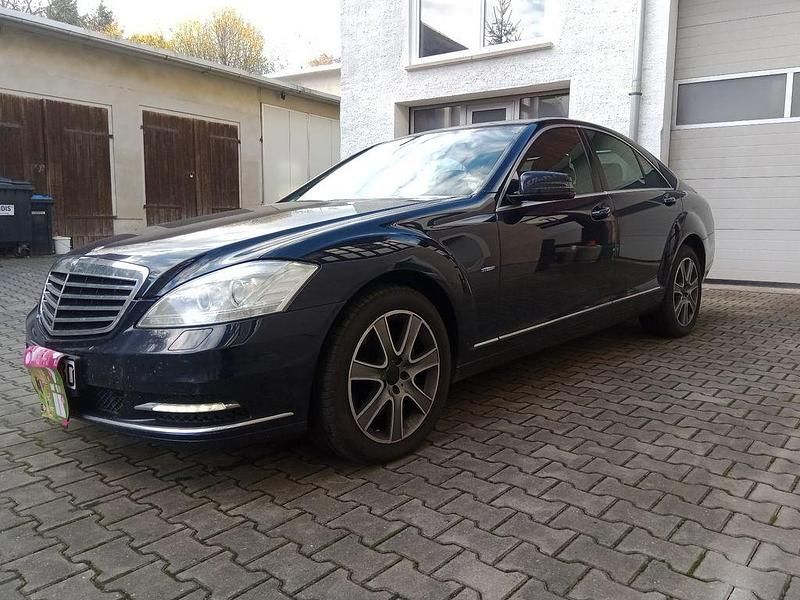 Blau Gebraucht 2011 Mercedes S350 Limousine | 11.800 € (Fairer Preis) - Bild 1/4