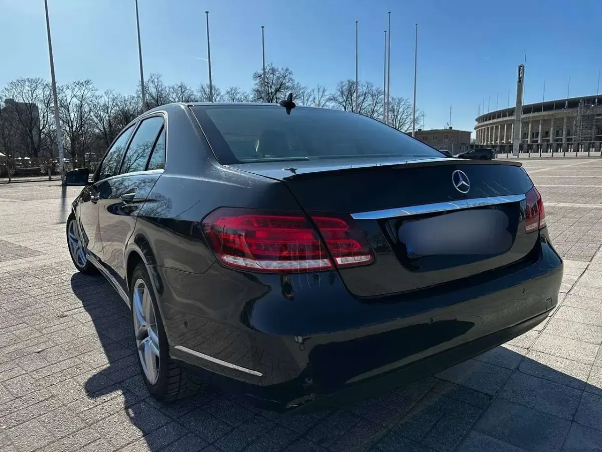 Gebraucht Mercedes E350 Elegance 252 PS (185 kW) 2013 Schwarz Limousine