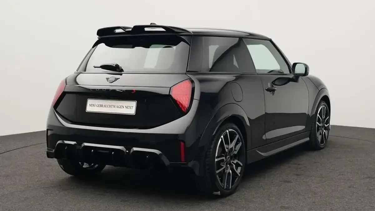 Gebraucht Mini John Cooper Works 204 PS (150 kW) 2025 Schwarz Kleinwagen