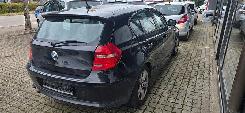 Gebraucht BMW 116 Advantage 116 PS (85 kW) 2011 Schwarz Kleinwagen