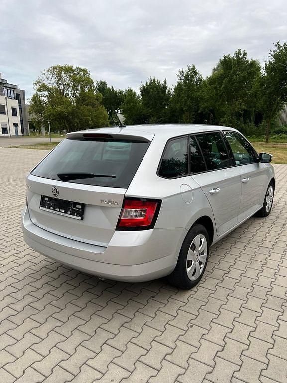 Gebraucht Skoda Fabia Ambition 90 PS (66 kW) 2017 Silber Kombi