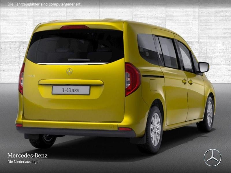 Gebraucht Mercedes T180 Progressive 131 PS (96 kW) 2024 Gelb Van / Kleinbus