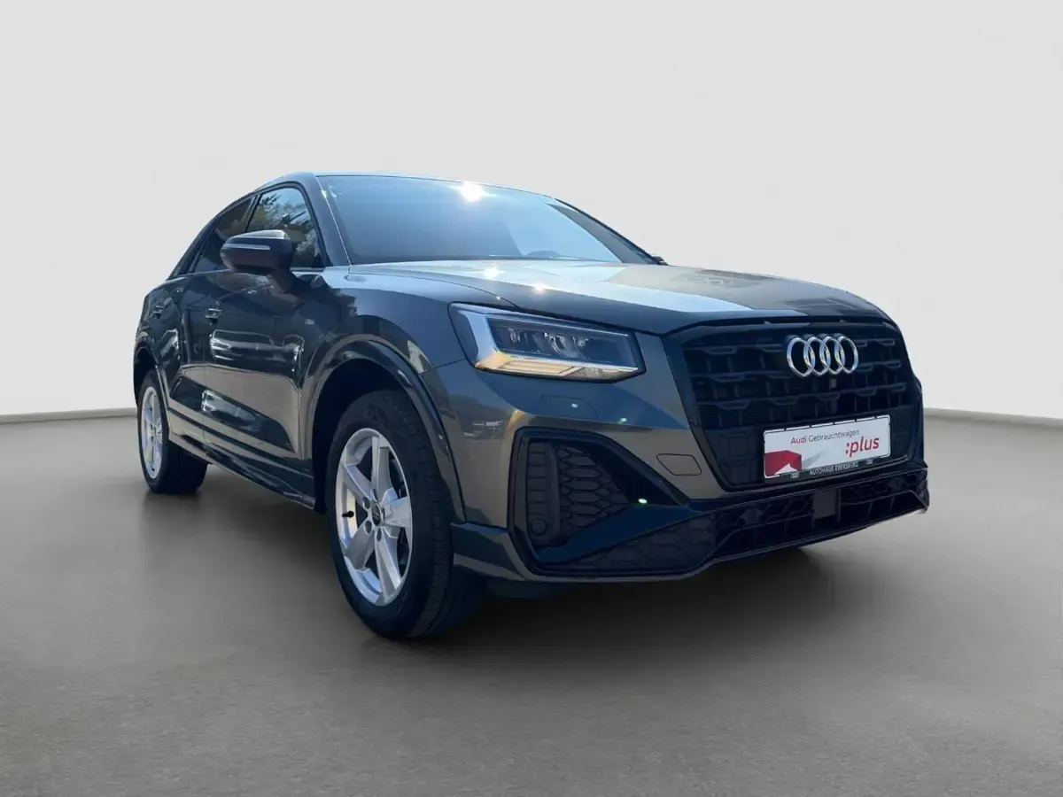 Gebraucht Audi Q2 S-Line 116 PS (85 kW) 2025 Grau SUV