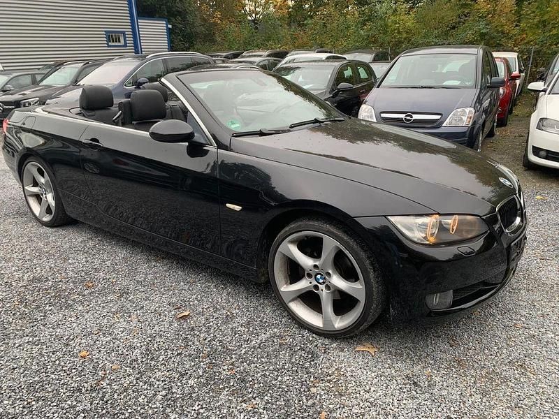 Schwarz Gebraucht 2009 BMW 320 Cabriolet M Sport Cabrio | 9.499 € (Guter Preis) - Bild 1/4