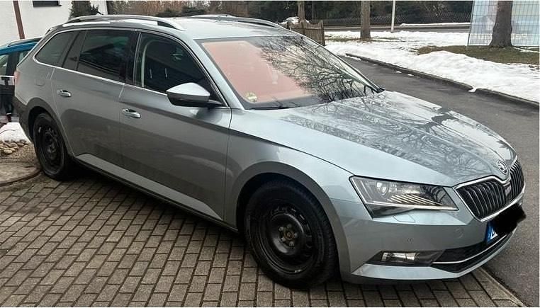Gebraucht Skoda Superb 200 PS (147 kW) 2019 Grau Kombi