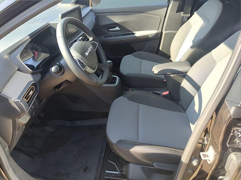 Neu Dacia Jogger 101 PS (74 kW) 2025 Schwarz Van / Kleinbus