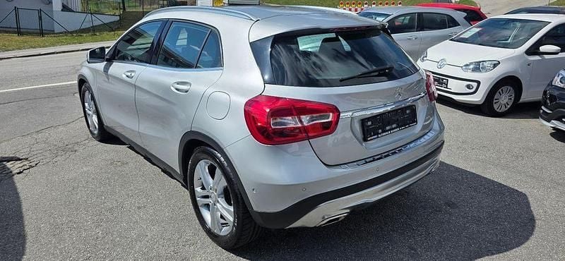 Gebraucht Mercedes GLA200 156 PS (114 kW) 2015 Silber SUV