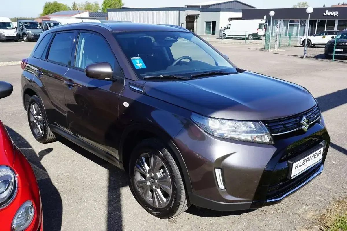 Gebraucht Suzuki Vitara Comfort 129 PS (94 kW) 2025 Titan dark gray SUV