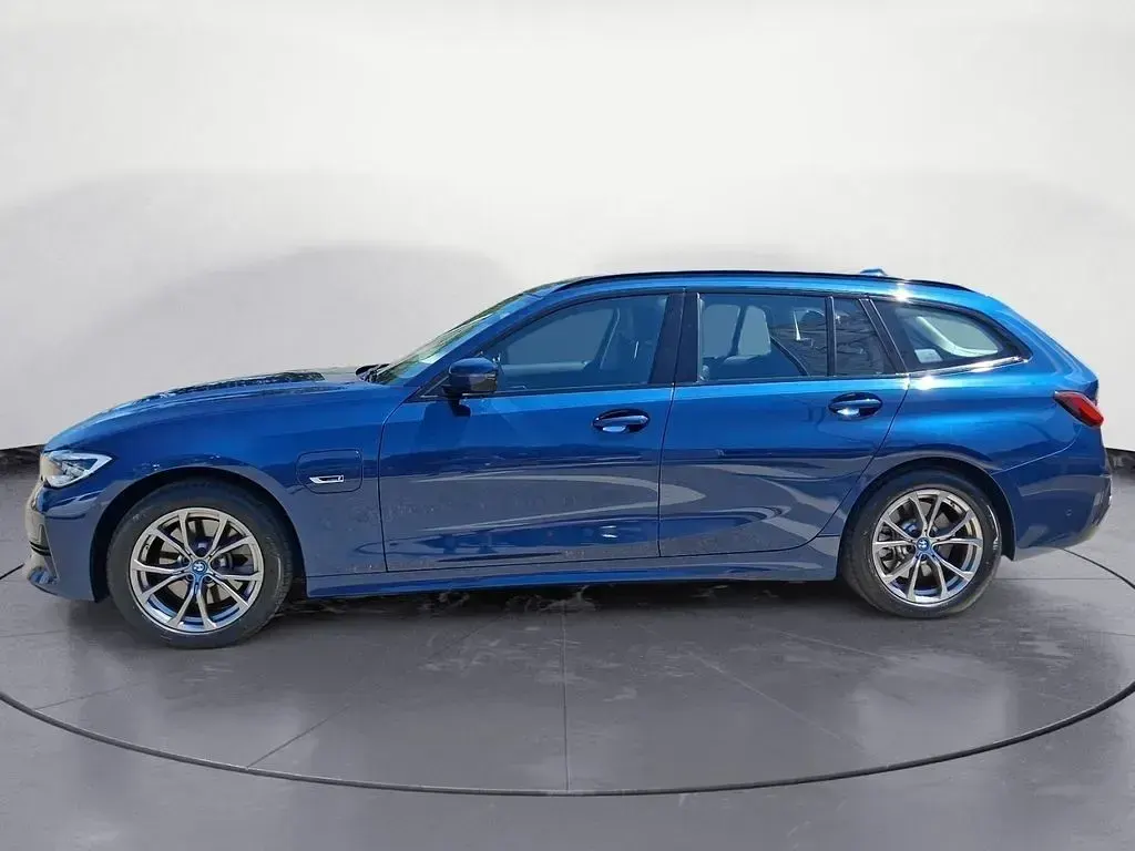 Gebraucht BMW 320 Sport Line 163 PS (119 kW) 2022 Blau Kombi