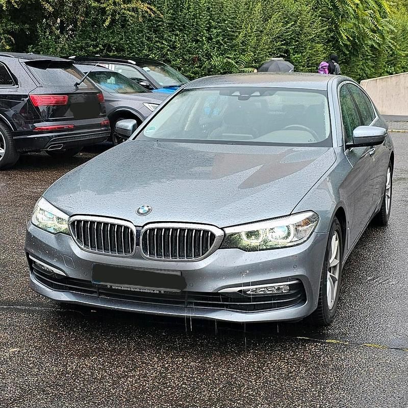 Silber Gebraucht 2018 BMW 530 Comfort Edition Limousine | 29.999 € (Guter Preis) - Bild 1/4