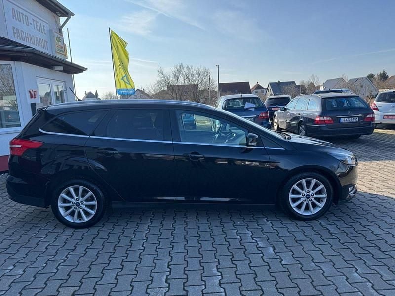 Gebraucht Ford Focus Titanium 120 PS (88 kW) 2018 Schwarz Kombi