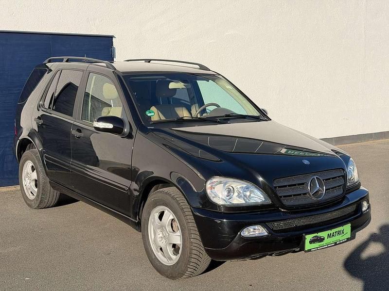 Gebraucht Mercedes ML270 163 PS (119 kW) 2003 Schwarz SUV