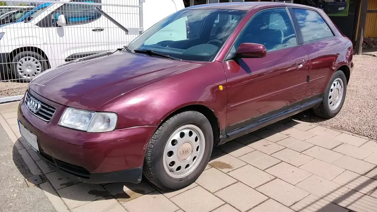 Gebraucht Audi A3 Attraction 125 PS (91 kW) 1997 Violett Kleinwagen