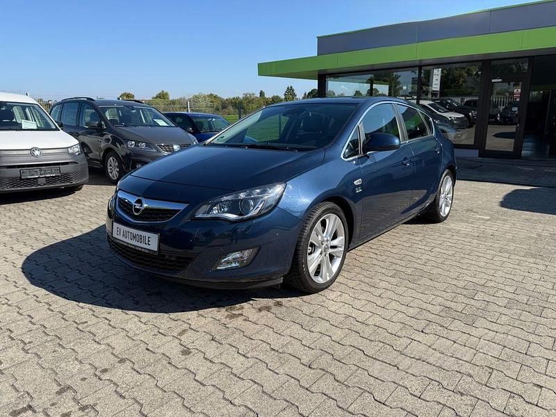 Blau Gebraucht 2010 Opel Astra OPC Limousine | 9.100 € (Fairer Preis) - Bild 1/4