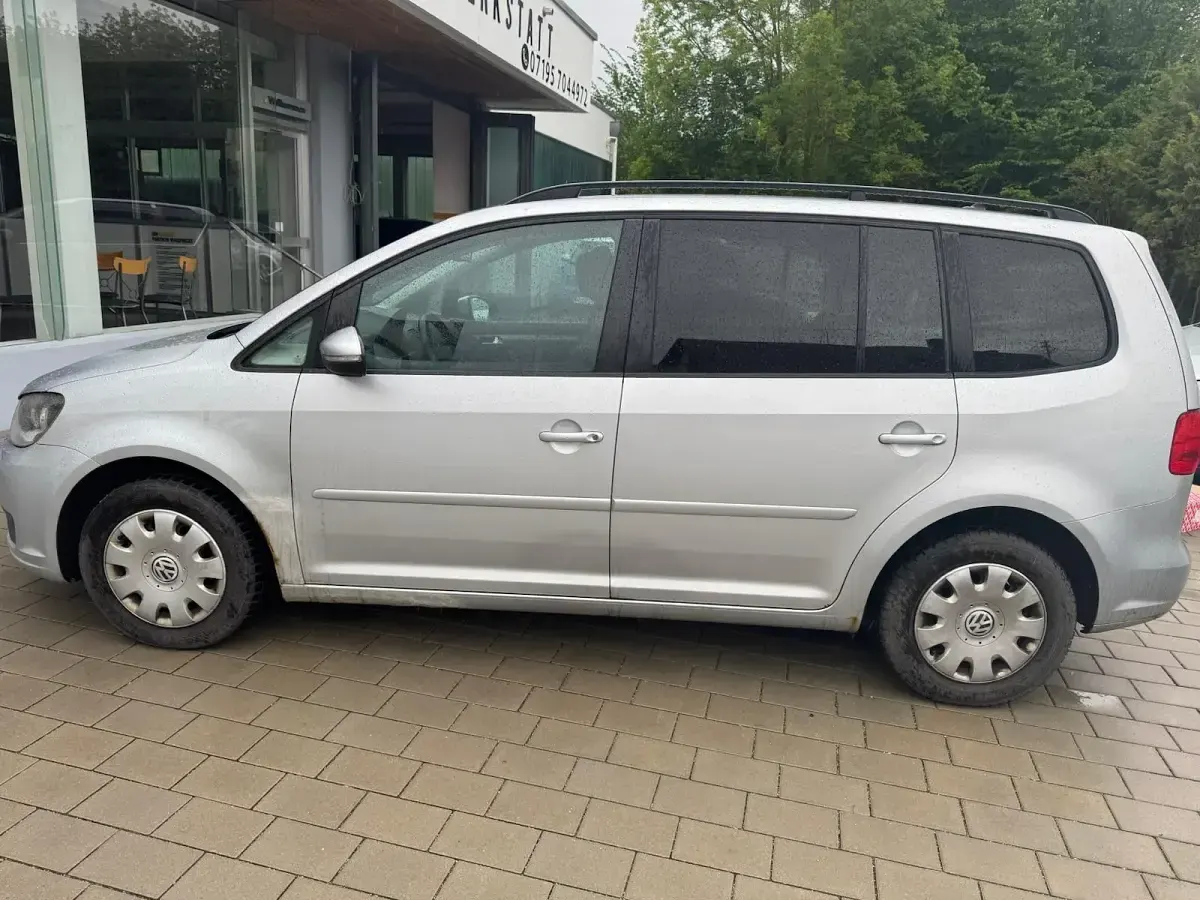 Gebraucht VW Touran 105 PS (77 kW) 2010 Grau Van / Kleinbus