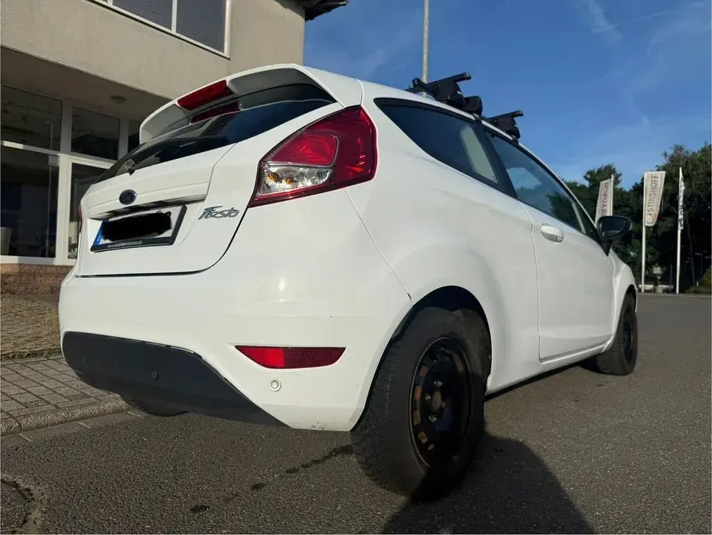 Gebraucht Ford Fiesta Trend 75 PS (55 kW) 2017 Weiß Kleinwagen