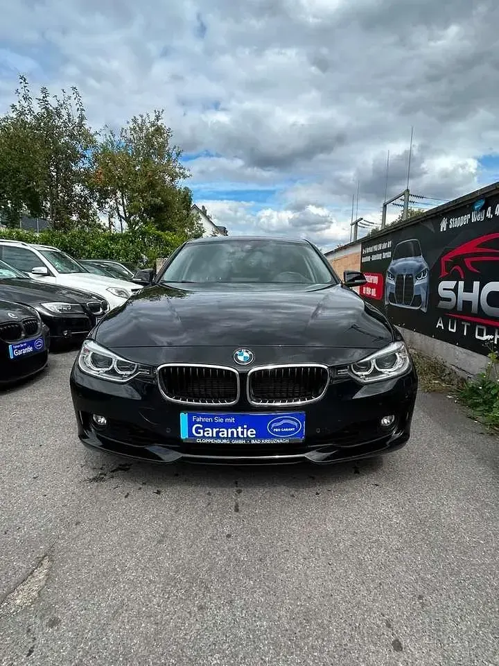Gebraucht BMW 325 Sport Line 218 PS (160 kW) 2015 Schwarz Kombi