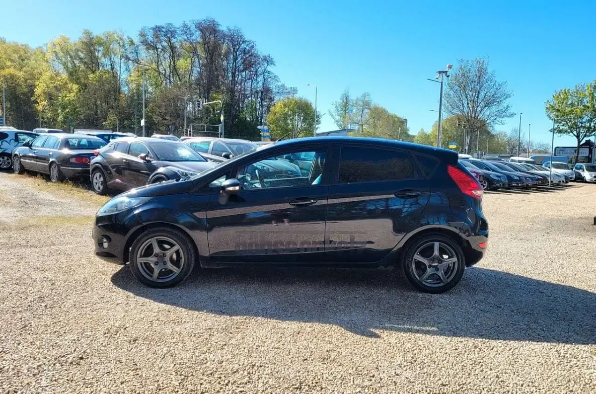 Second-hand Ford Fiesta Trend 60 CP (44 kW) 2012 Negru Hatchback