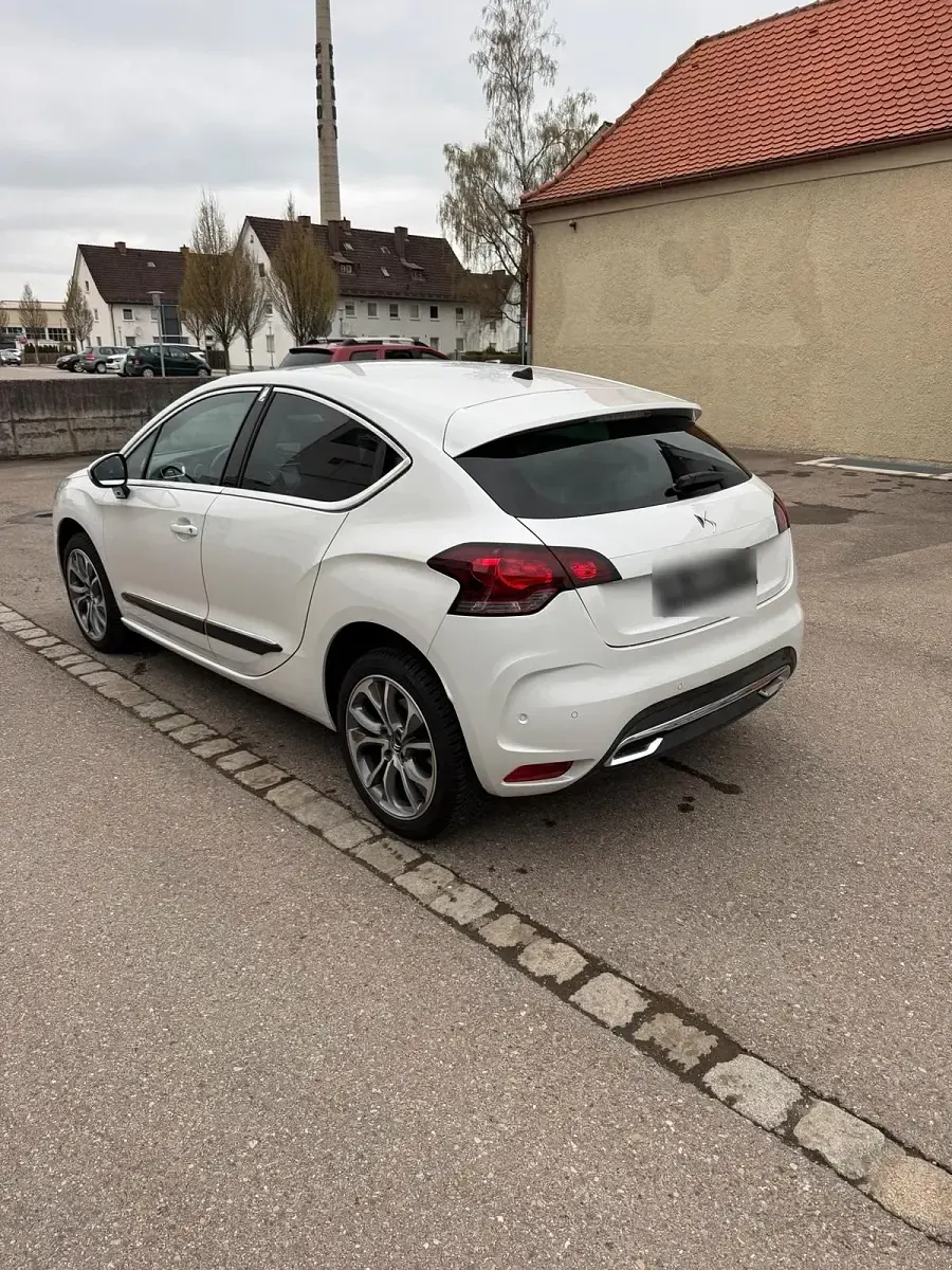 Gebraucht Citroën DS4 200 PS (147 kW) 2012 Weiß Kleinwagen