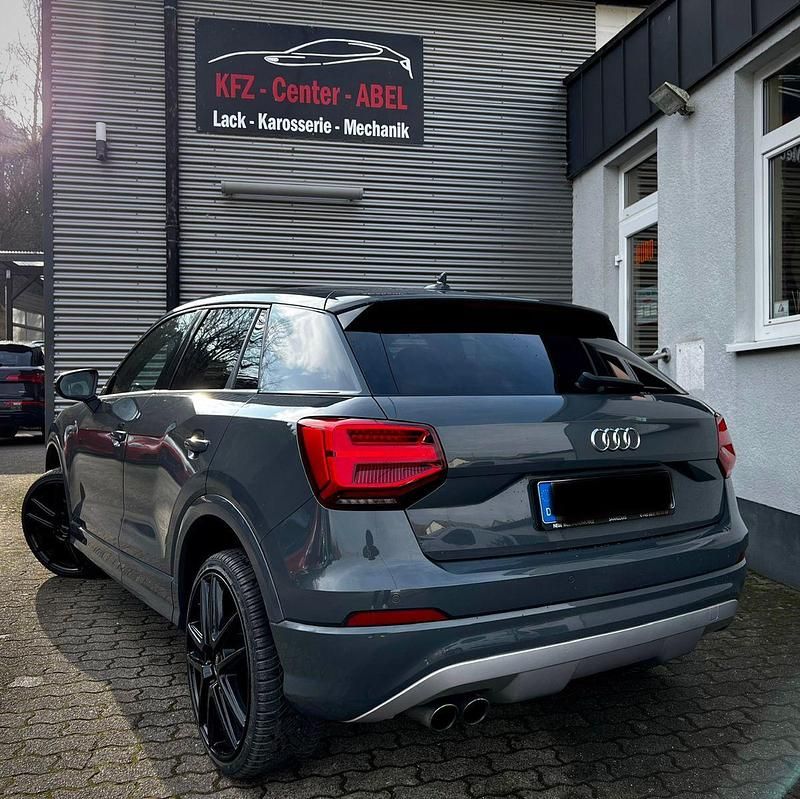 Gebraucht Audi Q2 Sport 150 PS (110 kW) 2017 Grau SUV