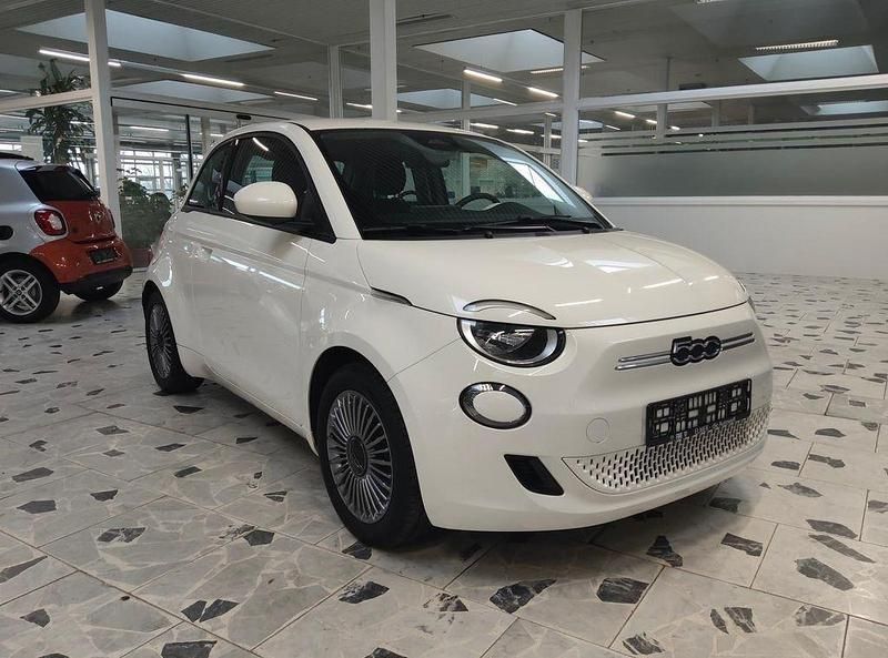 Weiß Gebraucht 2023 Fiat 500e Kleinwagen | 18.490 € (Superpreis) - Bild 1/4