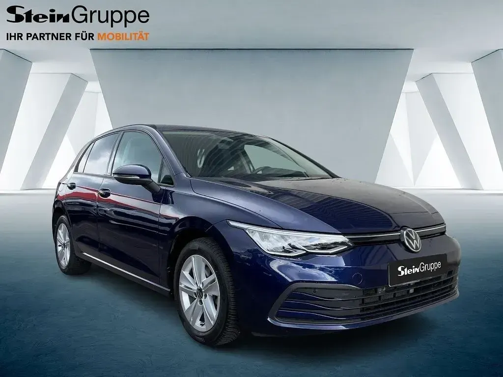 Gebraucht VW Golf VIII Life 150 PS (110 kW) 2023 Blau Limousine