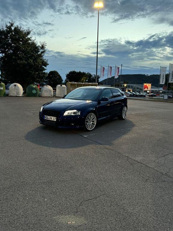 Blau Gebraucht 2011 Audi A3 S-Line Limousine | 9.899 € (Teuer) - Bild 1/4