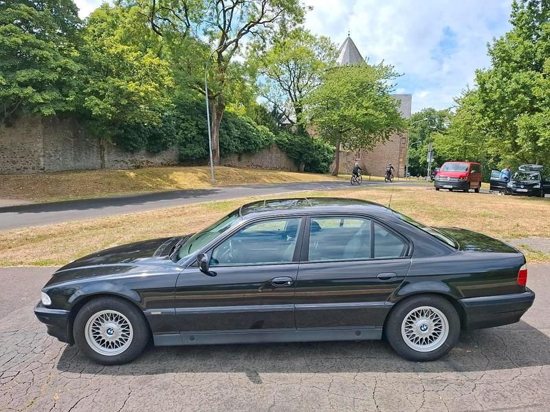 Schwarz Gebraucht 1997 BMW 728 Limousine | 6.900 € (Fairer Preis) - Bild 1/4