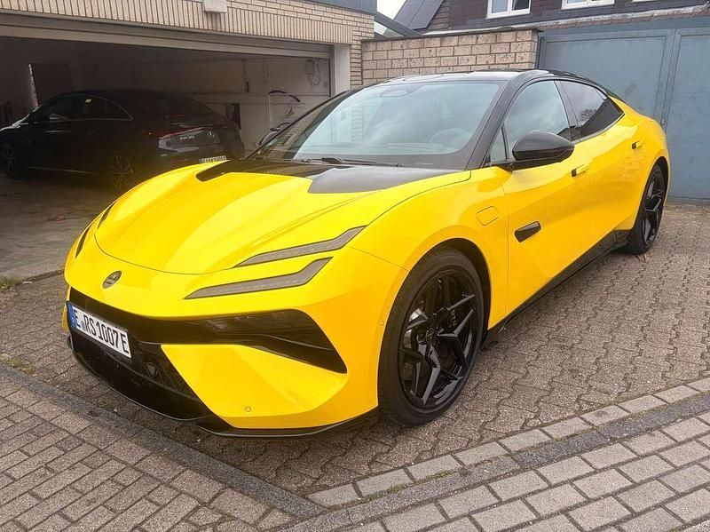 Gebraucht Lotus Emeya 450 kW (612 PS) 2025 Gelb Kleinwagen
