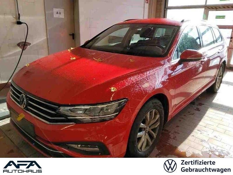 Gebraucht VW Passat Business 122 PS (89 kW) 2023 Rot Kombi