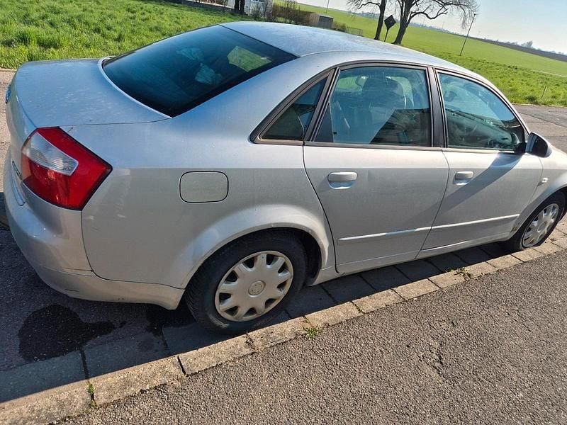 Gebraucht Audi A4 131 PS (96 kW) 2004 Silber Limousine