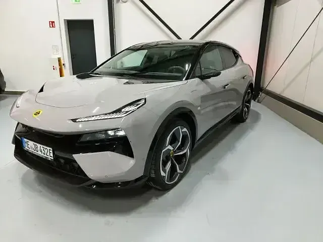 Używany Lotus Eletre 675 kW (918 KM) 2023 Szary SUV