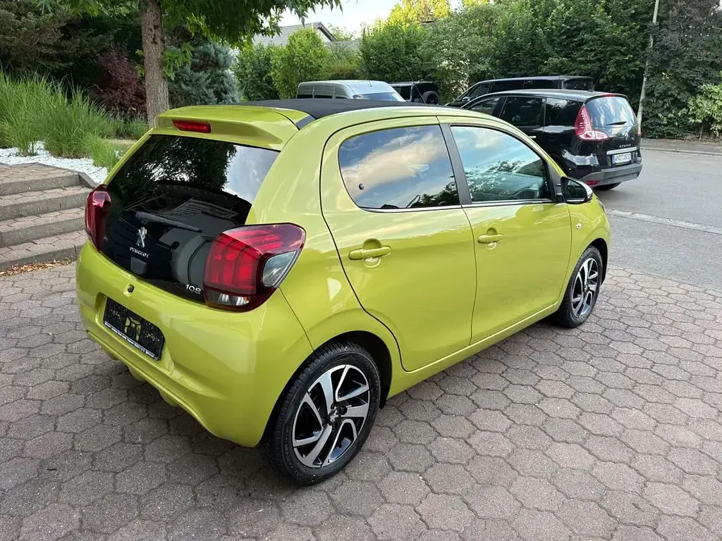 Gebraucht Peugeot 108 Allure 72 PS (52 kW) 2018 Grün Limousine