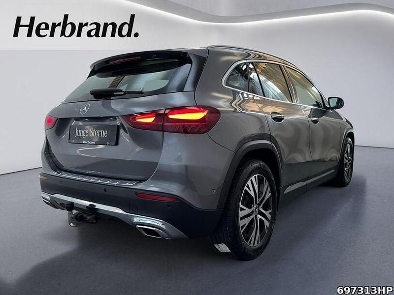 Gebraucht Mercedes GLA220 Progressive 190 PS (139 kW) 2024 Metalliclack mountaingrau SUV