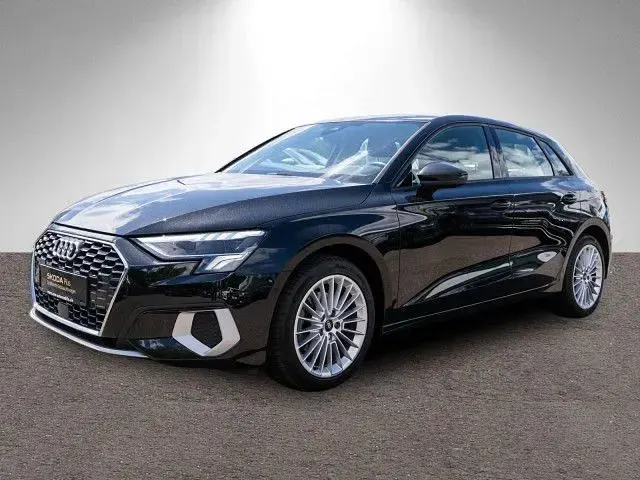 Gebraucht Audi A3 Advanced Plus 150 PS (110 kW) 2023 Mythosschwarz metallic Limousine