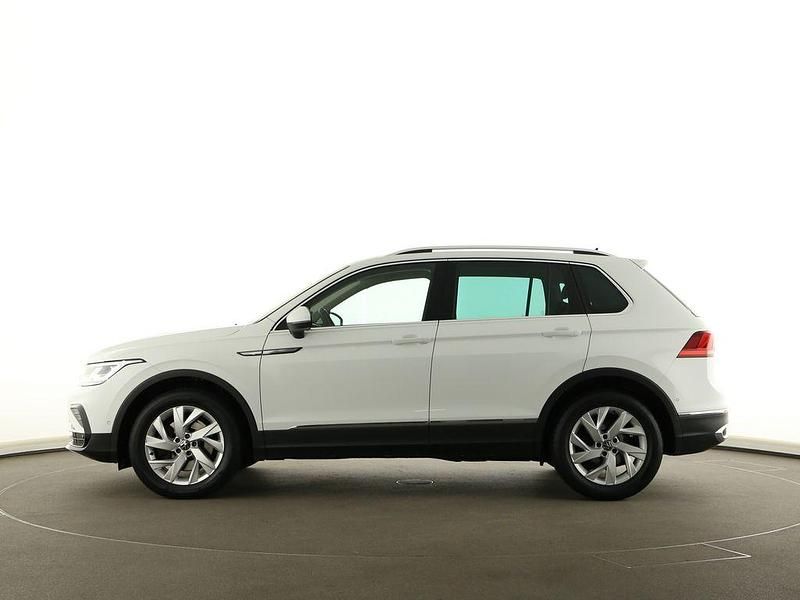 Gebraucht VW Tiguan Elegance 190 PS (139 kW) 2022 Pure white SUV