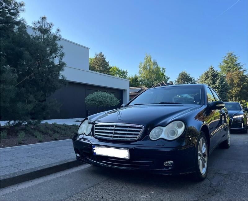 Schwarz Gebraucht 2005 Mercedes C200 Sport Edition Limousine | 2.999 € (Fairer Preis) - Bild 1/4