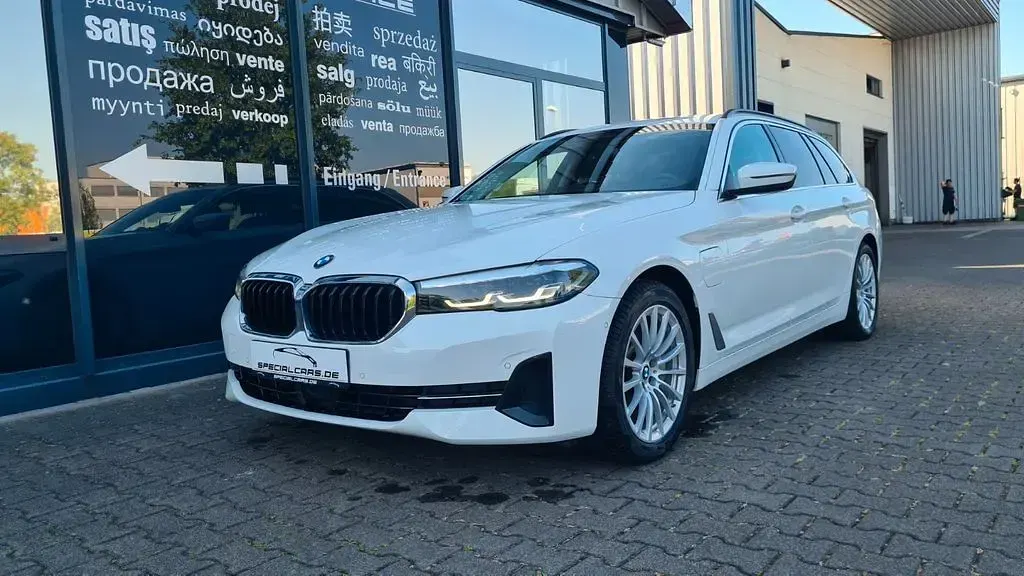 Gebraucht BMW 530e 292 PS (214 kW) 2021 Weiß Limousine