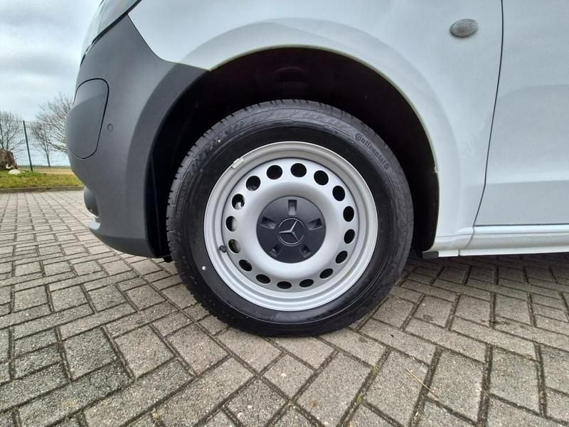 Arktikweiß Gebraucht 2023 Mercedes e-Vito Van / Kleinbus | 22.003 € (Superpreis) - Bild 1/4
