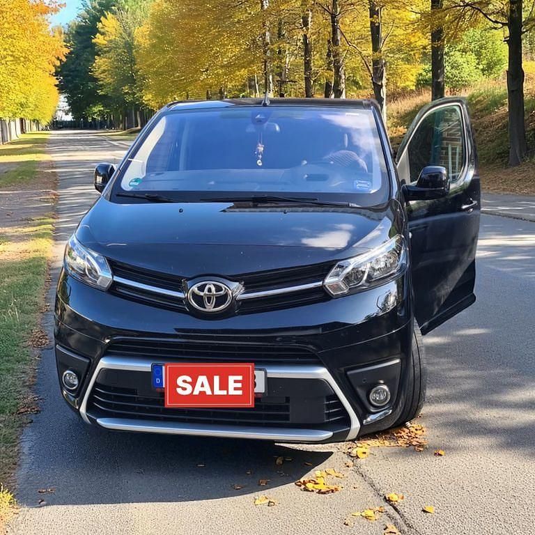 Schwarz Gebraucht 2021 Toyota Proace Team Van | 28.299 € (Superpreis) - Bild 1/4