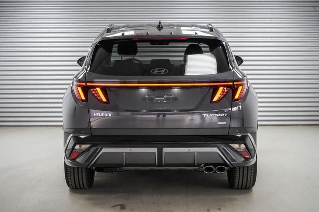 Ecotronic grey metallic (pe2) ecotronic grey metallic (pe2) Neu 2025 Hyundai Tucson N Line SUV | 36.340 € (Fairer Preis) - Bild 1/4