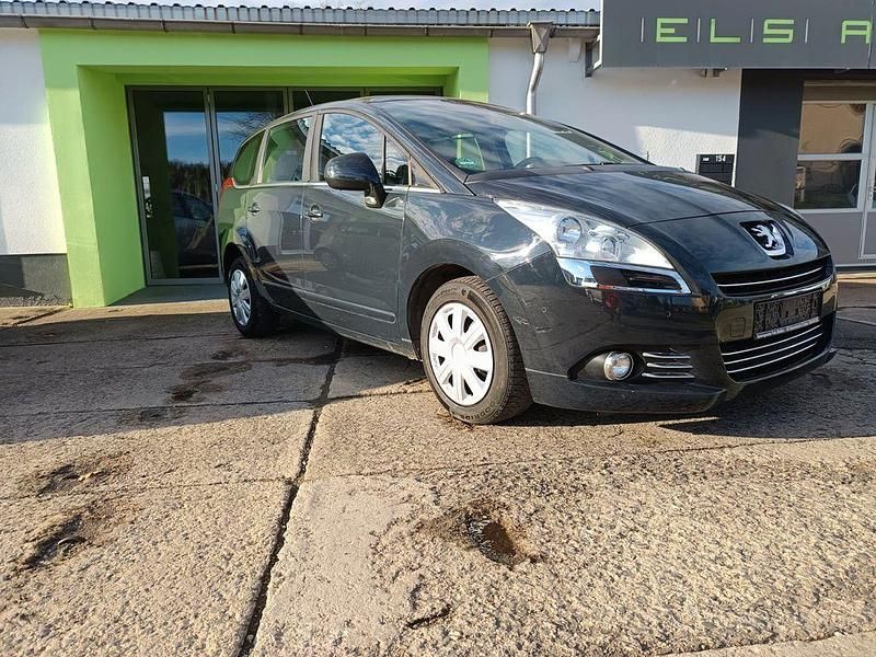 Gebraucht Peugeot 5008 Premium 156 PS (114 kW) 2010 Grau Van / Kleinbus