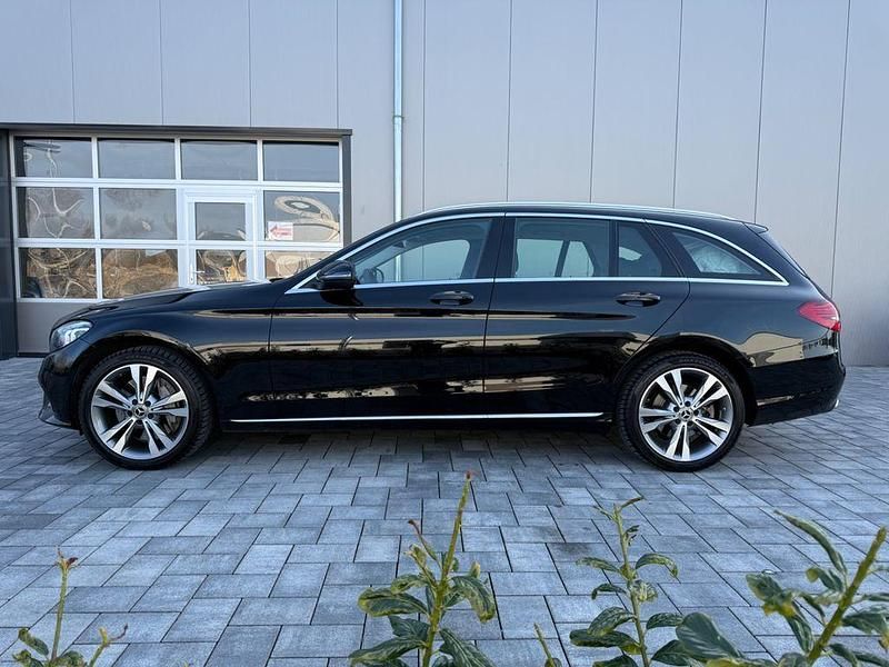 Gebraucht Mercedes C400 Avantgarde 333 PS (244 kW) 2019 Schwarz Kombi