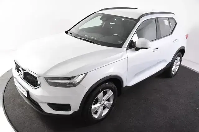 Gebraucht Volvo XC40 Momentum 129 PS (94 kW) 2021 Grau SUV