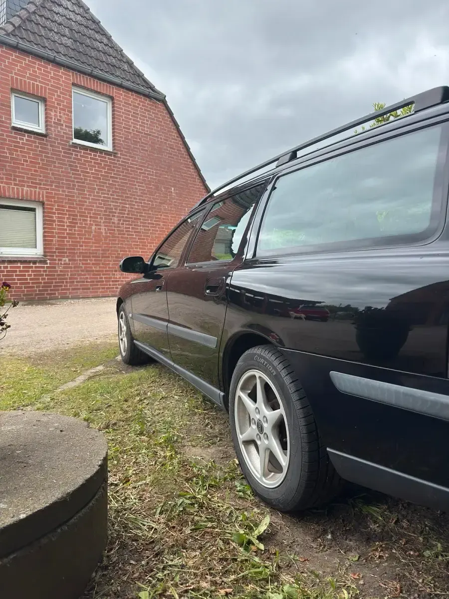 Gebraucht Volvo V70 140 PS (102 kW) 2001 Schwarz Kombi