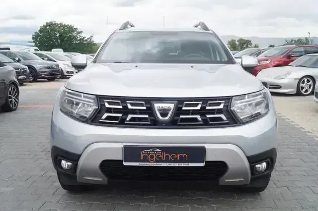 Gebraucht Dacia Duster Prestige 120 PS (88 kW) 2021 Grau SUV