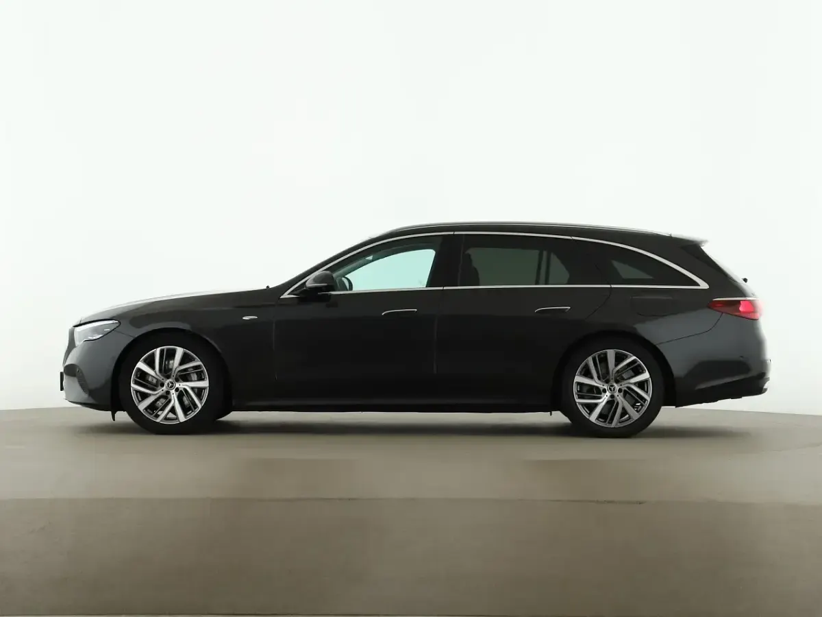 Gebraucht Mercedes E300 Avantgarde 360 PS (264 kW) 2025 Grau Kombi
