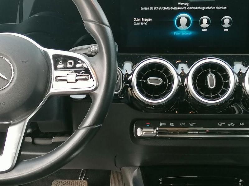 Gebraucht Mercedes B200 163 PS (119 kW) 2020 Grau Van / Kleinbus