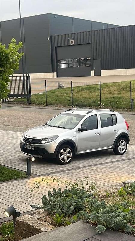 Gebraucht Dacia Sandero Stepway 87 PS (63 kW) 2009 Grau Limousine